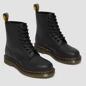 🆕 Dr. Martens 1460 Greasy Leather Lace Up Boots | NWOB | Women’s Sz 10